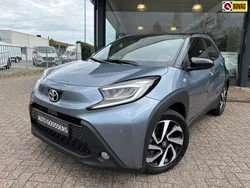Blauw Gebruikt 2024 Toyota Aygo Style Hatchback | € 22.995 (Eerlijke prijs)