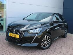 Zwart Gebruikt 2021 Peugeot 208 Allure Hatchback | € 17.400 (Eerlijke prijs)