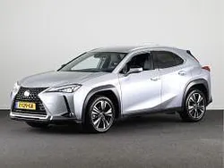 Sonic silver metallic (licht grijs metallic) Gebruikt 2024 Lexus UX 300e Luxury Line SUV | € 42.945