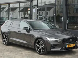 Grijs Gebruikt 2022 Volvo V60 Plus Stationwagen | € 35.980 (Eerlijke prijs)