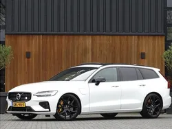 Wit Gebruikt 2020 Volvo V60 Stationwagen | € 39.995 (Duur)