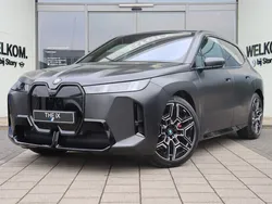 Frozen deep grey Nieuw 2025 BMW iX M Sport SUV | € 106.565 (Super prijs)