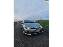 Grijs Gebruikt 2017 Toyota Auris Hatchback | € 12.499 (Goede deal)