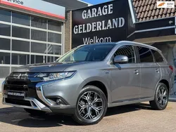 Grijs Gebruikt 2020 Mitsubishi Outlander Intense+ SUV | € 22.900 (Eerlijke prijs)