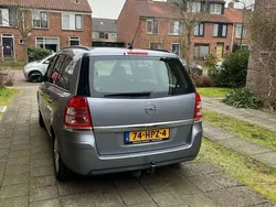 Grijs Gebruikt 2009 Opel Zafira MPV | € 3.599 (Eerlijke prijs)
