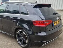 Zwart Gebruikt 2014 Audi A3 Sportback g-tron Ambition Sedan | € 7.850 (Eerlijke prijs)