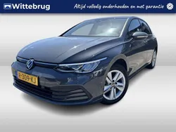 Grijs Gebruikt 2022 VW Golf VIII Life Hatchback | € 21.950 (Goede deal)