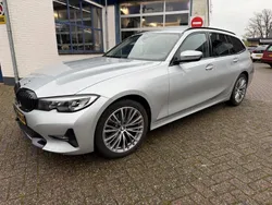 Grijs Gebruikt 2021 BMW 318 Executive Stationwagen | € 34.950 (Duur)