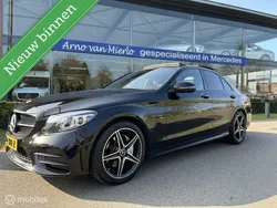 Zwart, metallic lak Gebruikt 2018 Mercedes C180 Premium Sedan | € 27.000 (Duur)