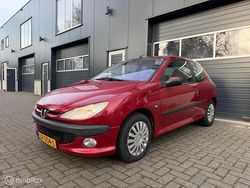 Rood Gebruikt 2003 Peugeot 206 Premium Hatchback | € 2.499 (Eerlijke prijs)