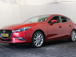 Rood Gebruikt 2017 Mazda 3 Hatchback | € 11.999 (Goede deal)