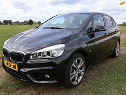 Zwart, metallic lak Gebruikt 2017 BMW 225 Active Tourer iPerformance MPV | € 16.999 (Goede deal)
