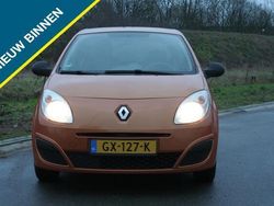 Oranje Gebruikt 2008 Renault Twingo Authentique Hatchback | € 1.799 (Eerlijke prijs)