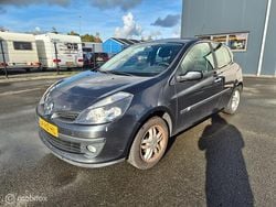 Grijs Gebruikt 2005 Renault Clio II Hatchback | € 999 (Goede deal)