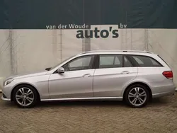 Grijs, metallic lak Gebruikt 2014 Mercedes E200 Ambition Stationwagen | € 12.900 (Eerlijke prijs)