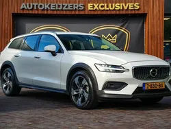 Wit Gebruikt 2021 Volvo V60 CC Pro Stationwagen | € 35.900 (Super prijs)