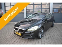 Zwart, metallic lak Gebruikt 2016 Volvo V40 CC Stationwagen | € 17.435 (Eerlijke prijs)
