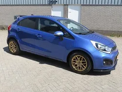 Blauw, metallic lak Gebruikt 2012 Kia Rio Plus Hatchback | € 7.750 (Eerlijke prijs)