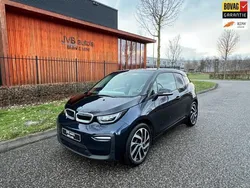 Blauw, metallic lak Gebruikt 2022 BMW i3 Comfort Edition Hatchback | € 23.950 (Eerlijke prijs)