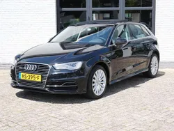Zwart, metallic lak Gebruikt 2015 Audi A3 Sportback e-tron Attraction Sedan | € 11.950 (Eerlijke prijs)