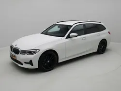 Wit Gebruikt 2021 BMW 318 Sport Line Stationwagen | € 26.950 (Goede deal)