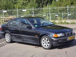 Zwart Gebruikt 1998 BMW 318 Executive Sedan | € 1.800 (Super prijs)