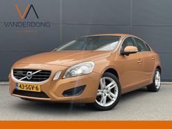Oranje Gebruikt 2011 Volvo S60 Momentum Sedan | € 7.945 (Eerlijke prijs)