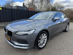 Grijs, metallic lak Gebruikt 2017 Volvo S90 Momentum Sedan | € 17.950 (Goede deal)