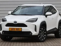 Wit, metallic lak Gebruikt 2021 Toyota Yaris Cross Team SUV | € 25.785 (Goede deal)