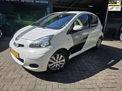 Wit Gebruikt 2010 Toyota Aygo X-cite Hatchback | € 4.750 (Iets duurder)
