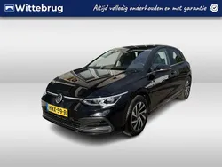 Zwart, metallic lak Gebruikt 2022 VW Golf VIII Style Hatchback | € 22.950 (Super prijs)