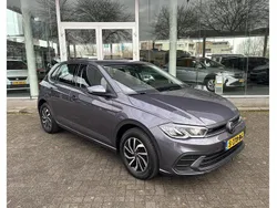 Grijs Gebruikt 2023 VW Polo Life Hatchback | € 20.945 (Eerlijke prijs)