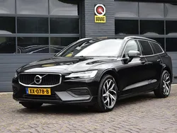 Zwart Gebruikt 2019 Volvo V60 Momentum Stationwagen | € 27.450 (Eerlijke prijs)