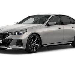 Grijs Gebruikt 2024 BMW 520 M Sport Sedan | € 56.845 (Eerlijke prijs)