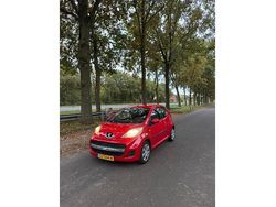 Rood Gebruikt 2009 Peugeot 107 Hatchback | € 1.100 (Eerlijke prijs)