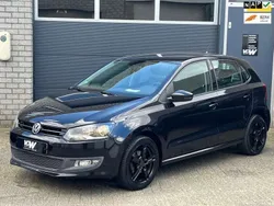 Zwart, metallic lak Gebruikt 2011 VW Polo Comfortline Hatchback | € 7.250 (Eerlijke prijs)