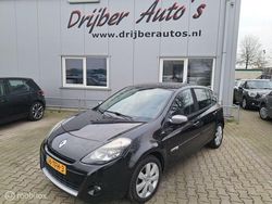 Zwart Gebruikt 2012 Renault Clio IV Night&Day Hatchback | € 2.750 (Goede deal)