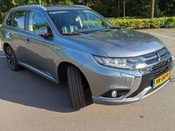 Zilver Gebruikt 2015 Mitsubishi Outlander Edition SUV | € 14.600 (Eerlijke prijs)