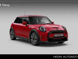 Rood Gebruikt 2023 Mini Cooper Comfort Hatchback | € 33.880