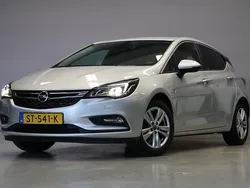 Grijs Gebruikt 2018 Opel Astra Edition Hatchback | € 9.995 (Goede deal)