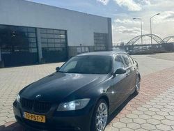 Zwart Gebruikt 2007 BMW 318 Sedan | € 3.500 (Eerlijke prijs)