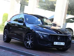 Zwart Gebruikt 2017 Maserati Levante SUV | € 31.950 (Eerlijke prijs)