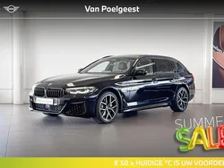 Blacksapphire metallic (zwart metallic) Gebruikt 2023 BMW 530e M Sport Stationwagen | € 49.900 (Eerlijke prijs)