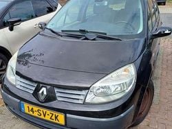 Zwart Gebruikt 2006 Renault Scénic II MPV | € 1.850 (Eerlijke prijs)
