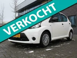 Wit Gebruikt 2013 Toyota Aygo Hatchback | € 5.250 (Eerlijke prijs)