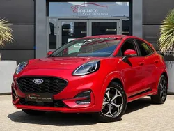 Rood, metallic lak Nieuw 2025 Ford Puma ST-Line SUV | € 28.950 (Eerlijke prijs)
