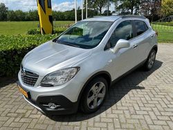 Grijs, metallic lak Gebruikt 2014 Opel Mokka Cosmo SUV | € 9.950 (Eerlijke prijs)