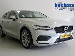Grijs Gebruikt 2020 Volvo V60 Momentum Stationwagen | € 18.943 (Eerlijke prijs)