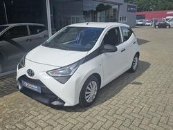 Wit Gebruikt 2020 Toyota Aygo Hatchback | € 9.495 (Eerlijke prijs)