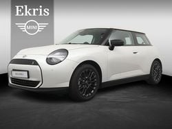 Wit Nieuw 2025 Mini Cooper SE Essential Hatchback | € 33.634 (Super prijs)